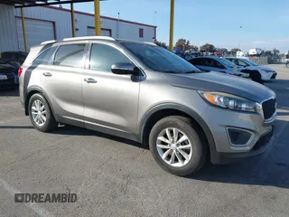 2017 Kia Sorento LX with VIN 5XYPG4A31HG238665, listed as a IAAI auction lot 41557405 with 98,142 mi miles. Bid and sale history available at carsss.com. Image 1.