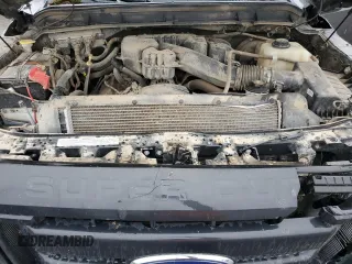 2015 Ford F-250 XLT z VIN 1FTBF2B63FEB25073, wystawiony jako Copart lot #57553025 z przebiegiem 38 052 mil mil oraz Szkoda całkowita • Salvage title. Historia ofert i sprzedaży dostępna na DreamBid. Obrazek 11.