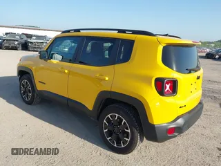 2023 Jeep Renegade Latitude with VIN ZACNJDB12PPP64031, listed as a IAAI auction lot 42152659 with 31,134 mi miles and . Bid and sale history available at DreamBid. Image 3.
