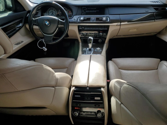2012 BMW 7 Series 750Li с VIN WBAKB8C54CC965064, выставлен на аукционе Copart как лот 46308795 с пробегом 103 301 миль миль и Списание • Salvage title. История ставок и продаж доступна на DreamBid. Изображение 8.