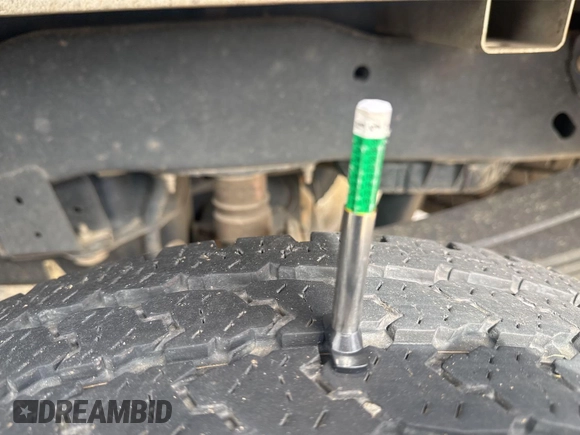 2019 Ford F-350 XL with VIN 1FT7W3BTXKED68102, listed as a IAAI auction lot 42262608 with 199,433 mi miles and . Bid and sale history available at DreamBid. Image 1.