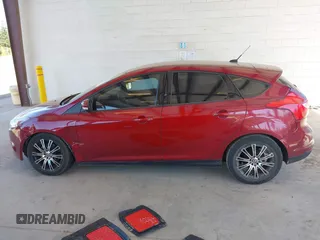 2014 Ford Focus SE with VIN 1FADP3K20EL325286, listed as a IAAI auction lot 42076013 with 119,271 mi miles. Bid and sale history available at carsss.com. Image 14.