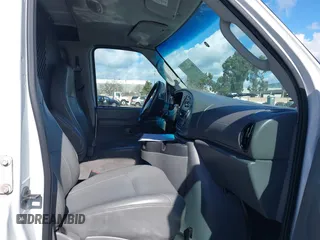 2008 Ford Econoline Cargo Commercial with VIN 1FTNS24L08DA46609, listed as a IAAI auction lot 41729157 with 298,010 mi miles and . Bid and sale history available at DreamBid. Image 5.