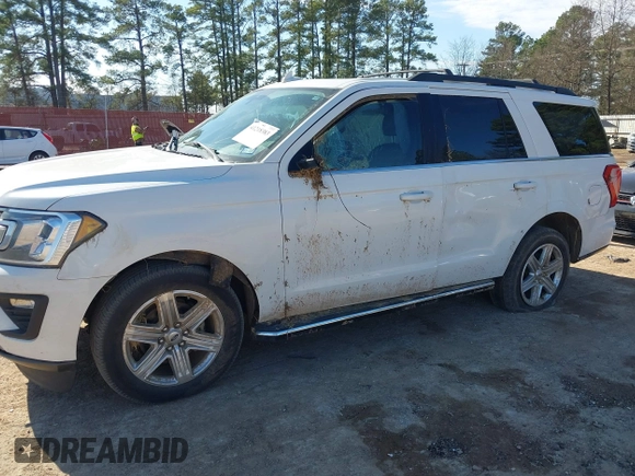 2020 Ford Expedition XLT with VIN 1FMJU1HT6LEA24349, listed as a IAAI auction lot 41218383 with 121,157 mi miles. Bid and sale history available at carsss.com. Image 6.