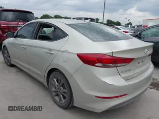 2018 Hyundai Elantra SEL z VIN 5NPD84LF4JH358837, wystawiony jako IAAI lot #42158320 z przebiegiem 111 682 mil mil oraz . Historia ofert i sprzedaży dostępna na DreamBid. Obrazek 3.