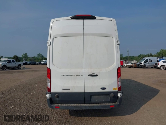 2018 Ford Transit z VIN 1FTBF4XV4JKB33236, wystawiony jako IAAI lot #42217712 z przebiegiem 120 826 mil mil oraz . Historia ofert i sprzedaży dostępna na DreamBid. Obrazek 15.