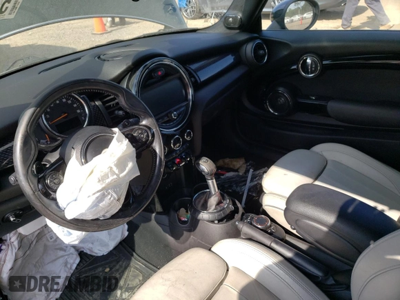 2017 MINI Convertible Cooper S with VIN WMWWG9C35H3C81271, listed as a Copart auction lot 59088335 with 101,181 mi miles and Salvage title. Bid and sale history available at DreamBid. Image 8.