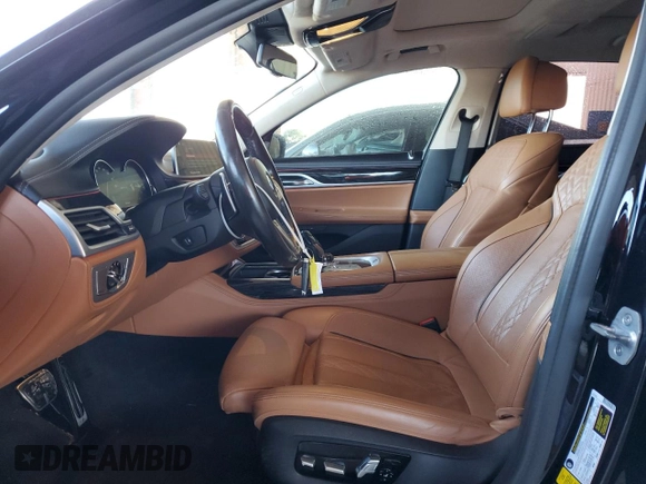 2019 BMW 7 Series M760i xDrive with VIN WBA7H6C55KG614986, listed as a Copart auction lot 84023164 with 59,222 mi miles and Non Repairable. Bid and sale history available at carsss.com. Image 7.