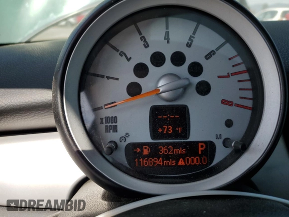 2008 MINI Hardtop with VIN WMWMF33578TT62441, listed as a Copart auction lot 48410155 with 116,894 mi miles and Salvage title. Bid and sale history available at DreamBid. Image 9.
