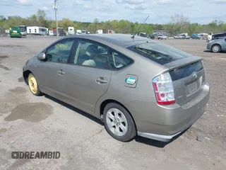 2007 Toyota Prius with VIN JTDKB20U073272705, listed as a IAAI auction lot 42099188 with 201,052 mi miles. Bid and sale history available at carsss.com. Image 3.
