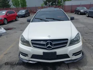 2014 Mercedes-Benz C 250 z VIN WDDGJ4HB6EG184292, wystawiony jako IAAI lot #42183329 z przebiegiem 122 449 mil mil oraz . Historia ofert i sprzedaży dostępna na DreamBid. Obrazek 13.