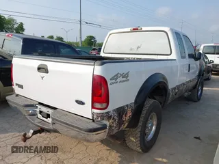 2000 Ford Super Duty F-250 XL with VIN 1FTNX21F0YEA34082, listed as a IAAI auction lot 42041351 with 431,351 mi miles. Bid and sale history available at carsss.com. Image 4.