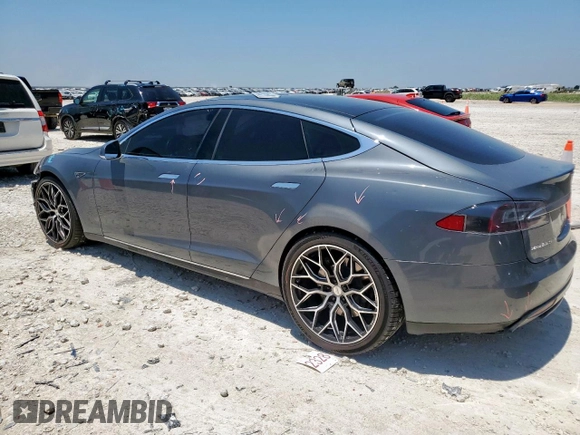 2013 Tesla Model S z VIN 5YJSA1AG1DFP08708, wystawiony jako Copart lot #58403985 z przebiegiem 120 809 mil mil oraz Szkoda całkowita • Salvage title. Historia ofert i sprzedaży dostępna na DreamBid. Obrazek 2.