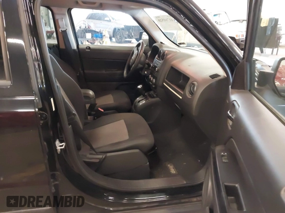 2014 Jeep Patriot Sport with VIN 1C4NJPBB0ED793195, listed as a IAAI auction lot 41760520 with 155,668 mi miles. Bid and sale history available at carsss.com. Image 5.