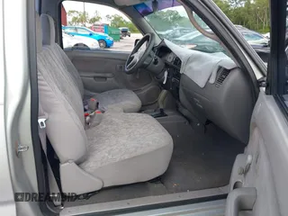2001 Toyota Tacoma z VIN 5TENL42N01Z792746, wystawiony jako IAAI lot #42756741 z przebiegiem 107 029 mil mil oraz . Historia ofert i sprzedaży dostępna na DreamBid. Obrazek 5.