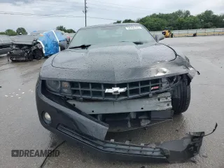 2013 Chevrolet Camaro LT z VIN 2G1FC1E31D9228586, wystawiony jako Copart lot #59762765 z przebiegiem 204 854 mil mil oraz Szkoda całkowita • Salvage title. Historia ofert i sprzedaży dostępna na DreamBid. Obrazek 5.