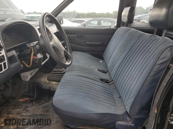 1994 Nissan Frontier XE z VIN 1N6SD16S3RC305688, wystawiony jako Copart lot #54371715 z przebiegiem 207 543 mil mil oraz Szkoda całkowita • Salvage title. Historia ofert i sprzedaży dostępna na DreamBid. Obrazek 7.