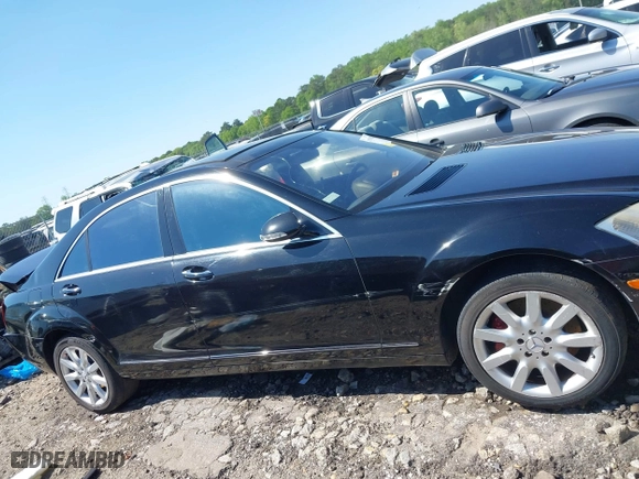 2007 Mercedes-Benz S-Class 5.5L V8 with VIN WDDNG86X97A090361, listed as a IAAI auction lot 41976832 with 210,763 mi miles. Bid and sale history available at carsss.com. Image 13.