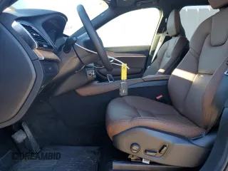 2024 Volvo XC90 Plus Bright Theme с VIN YV4L12PE2R1235477, выставлен на аукционе Copart как лот 82138904 с пробегом 2 047 миль миль и Списание • Salvage title. История ставок и продаж доступна на DreamBid. Изображение 7.