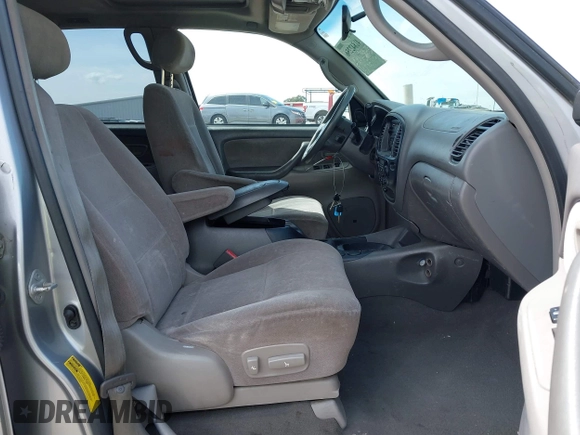 2002 Toyota Sequoia SR5 with VIN 5TDZT34A32S099836, listed as a IAAI auction lot 41842256 with 319,678 mi miles and . Bid and sale history available at carsss.com. Image 5.