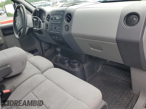 2005 Ford F-150 XL z VIN 1FTRF14W55NC03700, wystawiony jako Copart lot #55647385 z przebiegiem 58 954 mil mil oraz Szkoda całkowita • Salvage title. Historia ofert i sprzedaży dostępna na DreamBid. Obrazek 8.