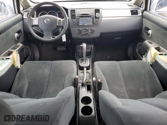 2011 Nissan Versa S z VIN 3N1BC1AP6BL449094, wystawiony jako Copart lot #62844835 z przebiegiem 166 749 mil mil oraz Szkoda całkowita • Salvage title. Historia ofert i sprzedaży dostępna na DreamBid. Obrazek 8.