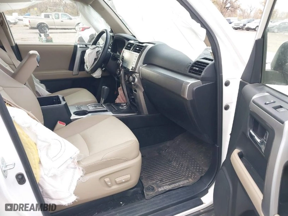 2020 Toyota 4Runner SR5 with VIN JTEBU5JR8L5758906, listed as a IAAI auction lot 40790726 with 69,848 mi miles. Bid and sale history available at carsss.com. Image 5.