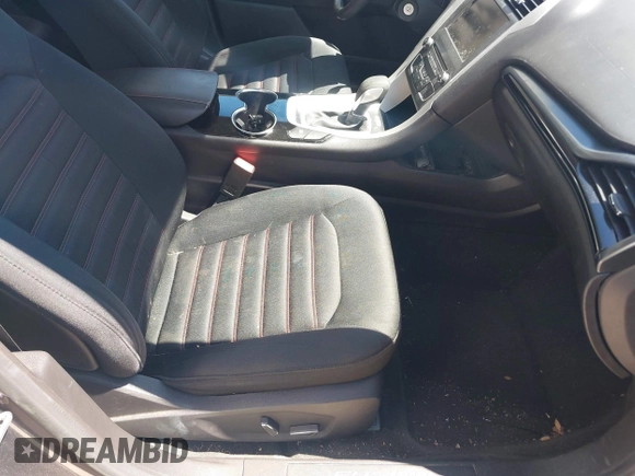 2016 Ford Fusion SE Hybrid with VIN 3FA6P0LU3GR127121, listed as a IAAI auction lot 41840795 with 88,281 mi miles. Bid and sale history available at carsss.com. Image 5.