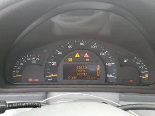 2002 Mercedes-Benz C 230/260/280/320 with VIN WDBRF64J02F194555, listed as a Copart auction lot 42923725 with 140,312 mi miles and Salvage Title. Bid and sale history available at DreamBid. Image 9.