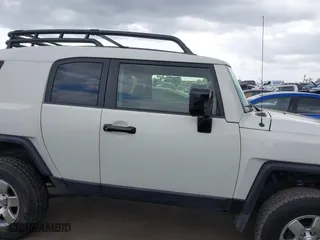 2014 Toyota FJ Cruiser with VIN JTEBU4BF7EK177741, listed as a IAAI auction lot 41871477 with 195,262 mi miles. Bid and sale history available at carsss.com. Image 14.