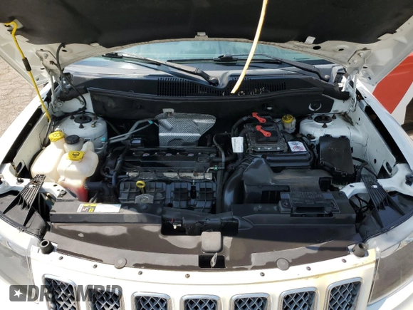 2016 Jeep Compass Latitude with VIN 1C4NJCEA2GD735023, listed as a Copart auction lot 60647035 with 178,952 mi miles and Clean title. Bid and sale history available at DreamBid. Image 12.