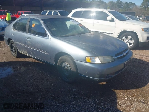 1999 Nissan Altima XE with VIN 1N4DL01D1XC224886, listed as a IAAI auction lot 41813614 with 236,373 mi miles. Bid and sale history available at carsss.com. Image 1.