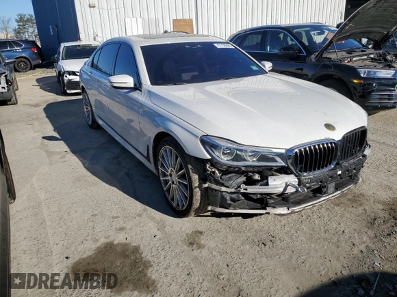 2017 BMW 7 Series ALPINA B7 xDrive with VIN WBA7F2C55HG421809, listed as a Copart auction lot 47759265 with 86,652 mi miles and Salvage Title. Bid and sale history available at carsss.com. Image 4.