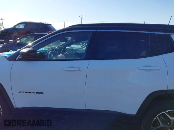 2025 Jeep Compass Limited with VIN 3C4NJDCN0ST566747, listed as a IAAI auction lot 42224070 with 578 mi miles and . Bid and sale history available at DreamBid. Image 14.