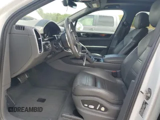 2019 Porsche Cayenne S с VIN WP1AB2AY9KDA61873, выставлен на аукционе Copart как лот 63791165 с пробегом 37 766 миль миль и Списание • Salvage title. История ставок и продаж доступна на DreamBid. Изображение 7.