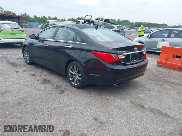 2011 Hyundai Sonata Limited with VIN 5NPEC4ACXBH305881, listed as a IAAI auction lot 42211431 with 148,387 mi miles and . Bid and sale history available at carsss.com. Image 3.