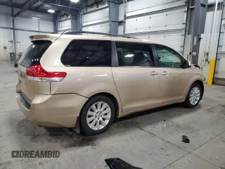 2013 Toyota Sienna XLE z VIN 5TDDK3DCXDS054751, wystawiony jako Copart lot #54004715 z przebiegiem 72 627 mil mil oraz Szkoda całkowita • Salvage title. Historia ofert i sprzedaży dostępna na DreamBid. Obrazek 3.