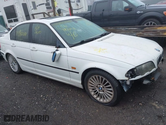 2001 BMW 3 Series 330i with VIN WBAAV53421FJ63150, listed as a IAAI auction lot 41737275 with 999,999 mi miles. Bid and sale history available at carsss.com. Image 1.