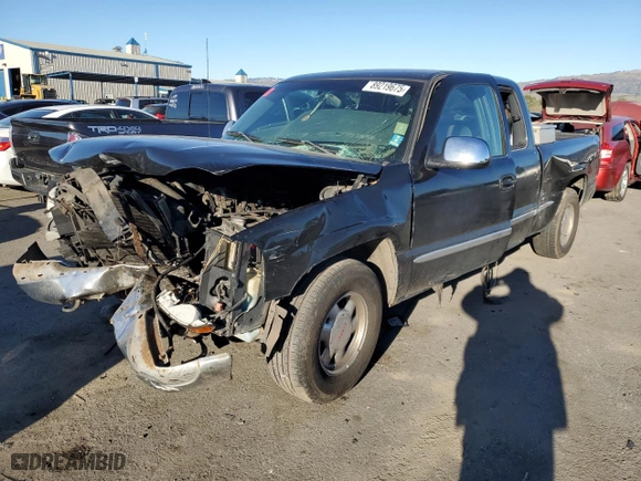 2002 GMC Sierra 1500 SLE with VIN 2GTEC19V321128421, listed as a Copart auction lot 89219675 with 0 mi miles and Salvage Title. Bid and sale history available at carsss.com. Image 1.