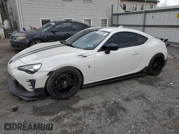 2017 Toyota 86 with VIN JF1ZNAA18H8707341, listed as a Copart auction lot 46925955 with 170,877 mi miles and Clean Title. Bid and sale history available at carsss.com. Image 1.