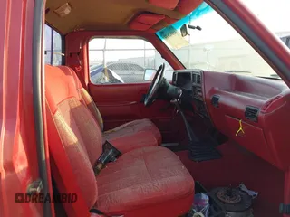1989 Ford Ranger XLT with VIN 1FTCR10A6KUC37010, listed as a IAAI auction lot 41892634 with 52,902 mi miles. Bid and sale history available at carsss.com. Image 5.