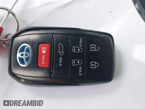 2022 Toyota Sienna XLE with VIN 5TDYRKEC8NS126392, listed as a IAAI auction lot 41912544 with 120,801 mi miles and . Bid and sale history available at DreamBid. Image 11.