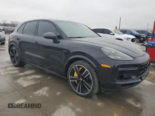 2021 Porsche Cayenne with VIN WP1AH2AY6MDA38066, listed as a Copart auction lot 44646275 with 24,178 mi miles and Salvage title. Bid and sale history available at DreamBid. Image 4.