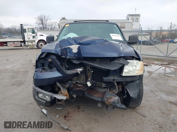2004 Ford Expedition Special Service with VIN 1FMFU16L24LA55975, listed as a IAAI auction lot 41651208 with 217,030 mi miles. Bid and sale history available at carsss.com. Image 13.