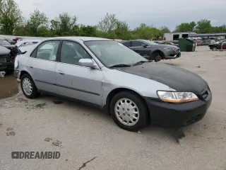 1998 Honda Accord LX z VIN 1HGCG5648WA259663, wystawiony jako Copart lot #55341505 z przebiegiem 205 257 mil mil oraz Szkoda całkowita • Salvage title. Historia ofert i sprzedaży dostępna na DreamBid. Obrazek 4.
