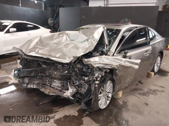 2018 Lexus ES with VIN 58ABK1GG6JU115115, listed as a IAAI auction lot 41963740 with 94,080 mi miles. Bid and sale history available at carsss.com. Image 6.