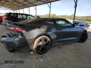 2016 Chevrolet Camaro 2SS z VIN 1G1FG1R78G0169861, wystawiony jako Copart lot #51366725 z przebiegiem 93 107 mil mil oraz Szkody całkowita. Historia ofert i sprzedaży dostępna na DreamBid. Obrazek 3.