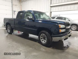 2005 Chevrolet Silverado 1500 LS z VIN 1GCEK19Z95Z304681, wystawiony jako IAAI lot #42527039 z przebiegiem 170 321 mil mil oraz . Historia ofert i sprzedaży dostępna na DreamBid. Obrazek 1.