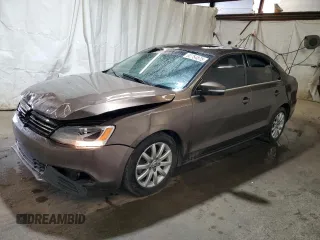 2013 Volkswagen Jetta TDI w/Premium with VIN 3VW3L7AJ2DM374825, listed as a Copart auction lot 62754875 with 152,278 mi miles and Salvage title. Bid and sale history available at DreamBid. Image 1.
