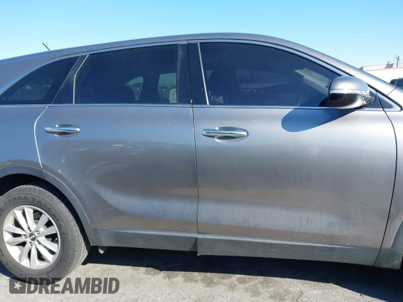 2019 Kia Sorento LX with VIN 5XYPG4A33KG513184, listed as a IAAI auction lot 41759888 with 66,770 mi miles. Bid and sale history available at carsss.com. Image 14.